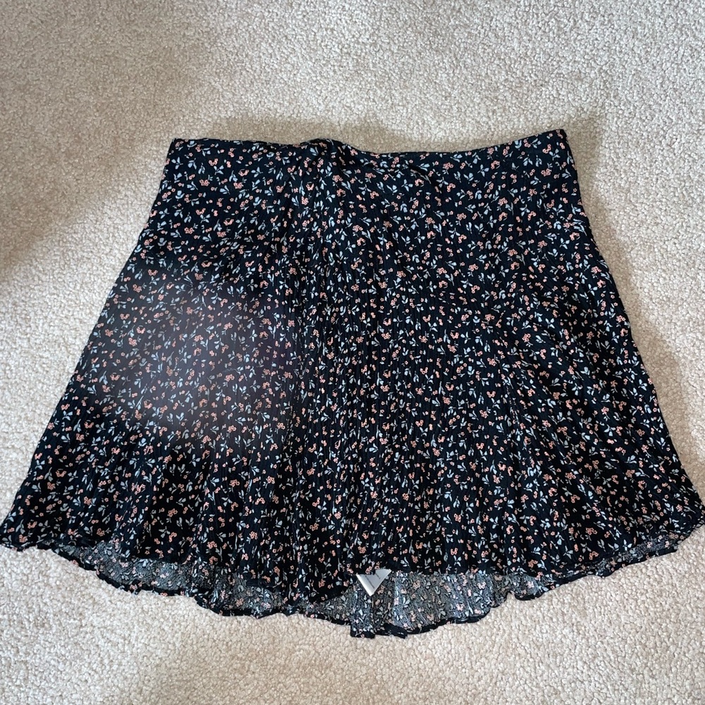 Urban Outfitters mini skirt size XS